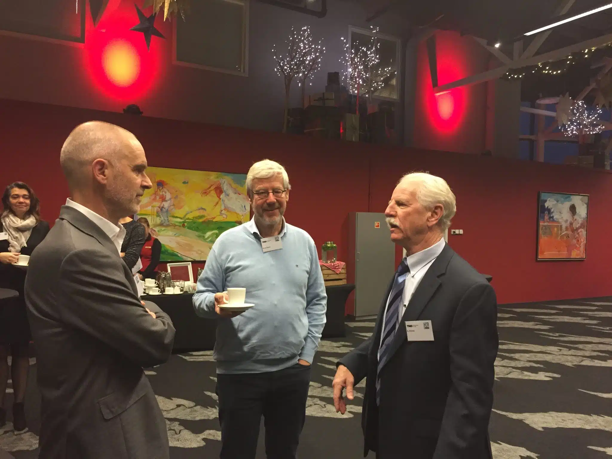Professor Hanno Pijl, Dr. Ir. Ben van Ommen en Dr. Stephen Phinney in gesprek tijdens het eerste leefstijlcongres, georganiseerd door TNO en het LUMC